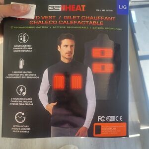 32 Degrees Heated Vest - Black and Red